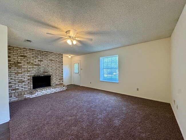Building Photo - Duplex