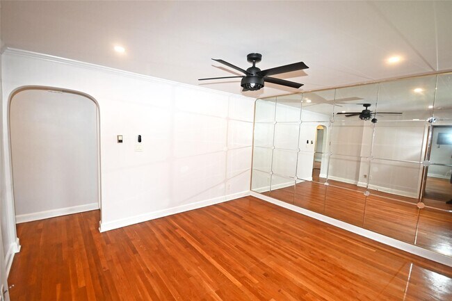 Building Photo - 57 Netherwood Dr