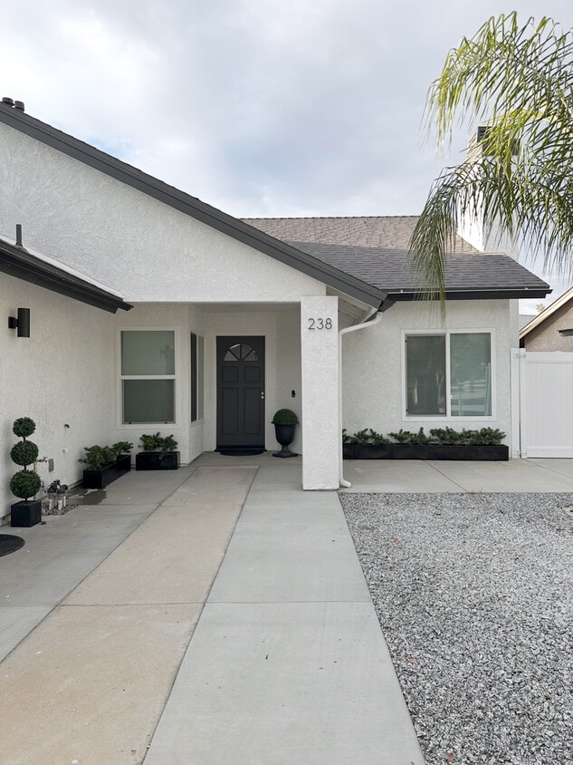 Photo - 238 Sunny Halo Ct (Perris, CA)