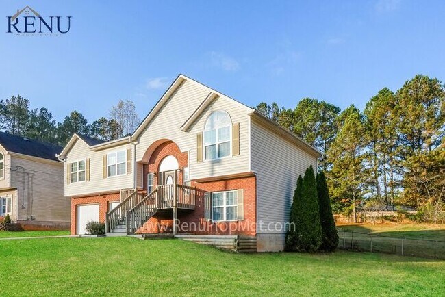 Building Photo - Available Now!