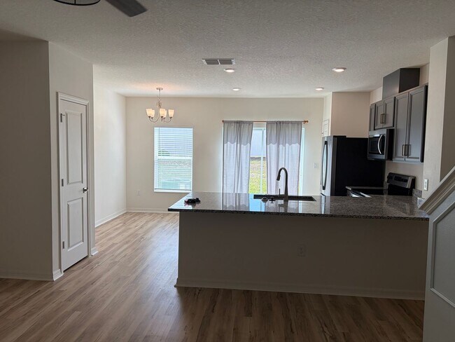 Foto del edificio - Spacious 3Bd 2.5Bth Mirabella Townhome Available Now! Community Pool!