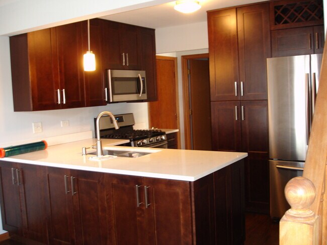 Building Photo - 7426 Maple Dr
