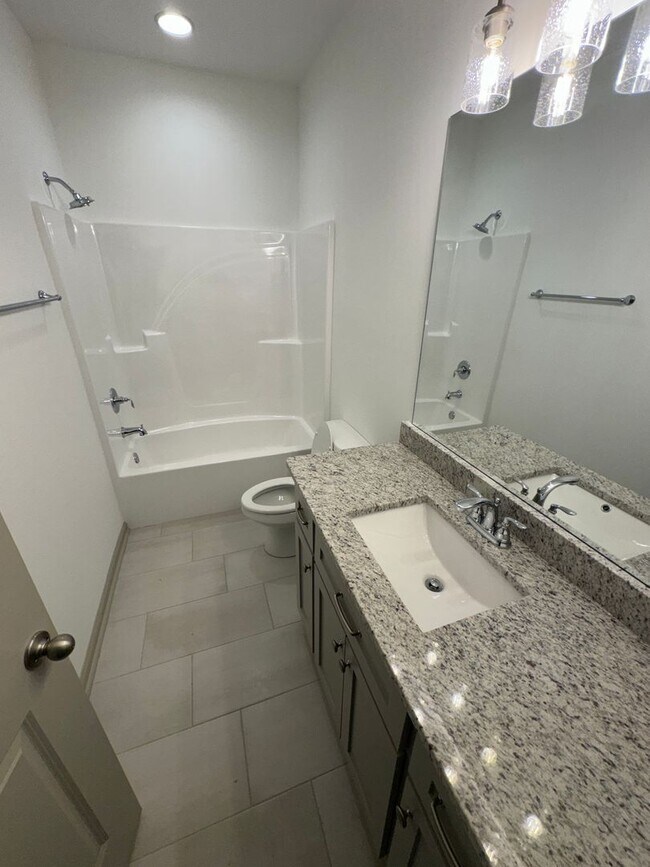 Foto del edificio - Brand New Construction.