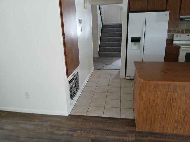 Building Photo - 4624 Landscape Dr