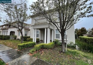 Building Photo - 911 Madrone Ave