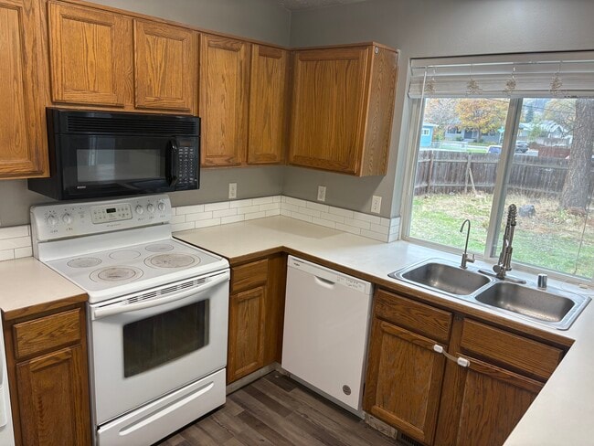 Foto del edificio - 1228 W Cleveland Ave