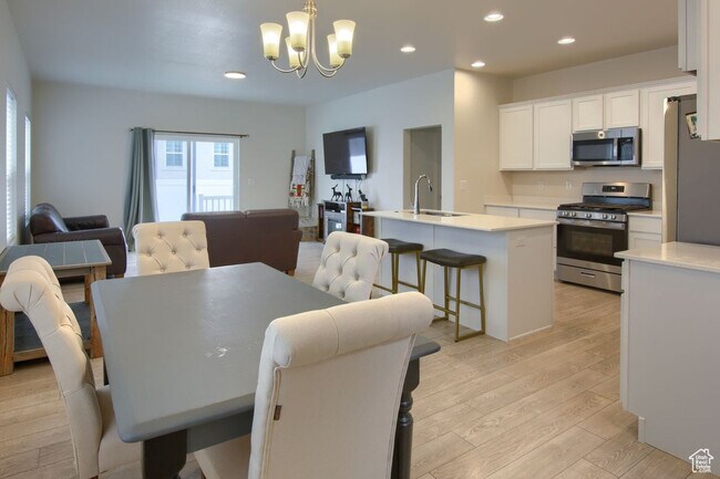 Foto del edificio - 1677 Haven Pkwy