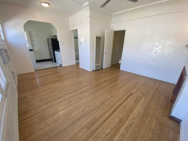 Building Photo - 639 N Spaulding Ave