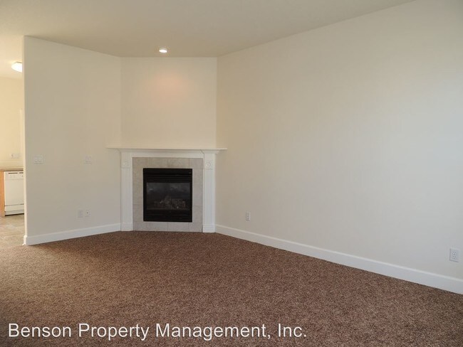 Building Photo - 16721 NE Halsey St