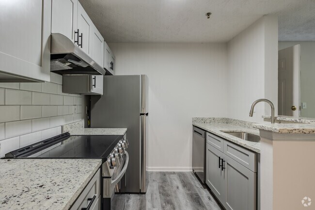 1HAB, 1BA - 650 ft² - Cocina - The Avenues of North Decatur