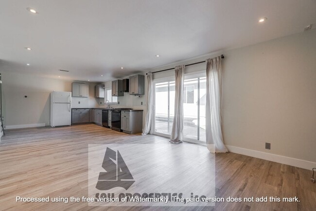 Building Photo - 11875 Wisteria Ave