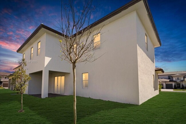 Building Photo - 12237 Green Oak Dr