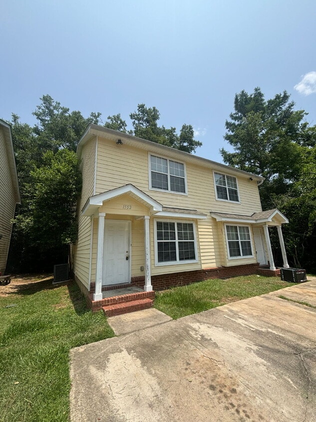 Awesome 3x3 Townhouse with Private Driveway! - Awesome 3x3 Townhouse with Private Driveway!
