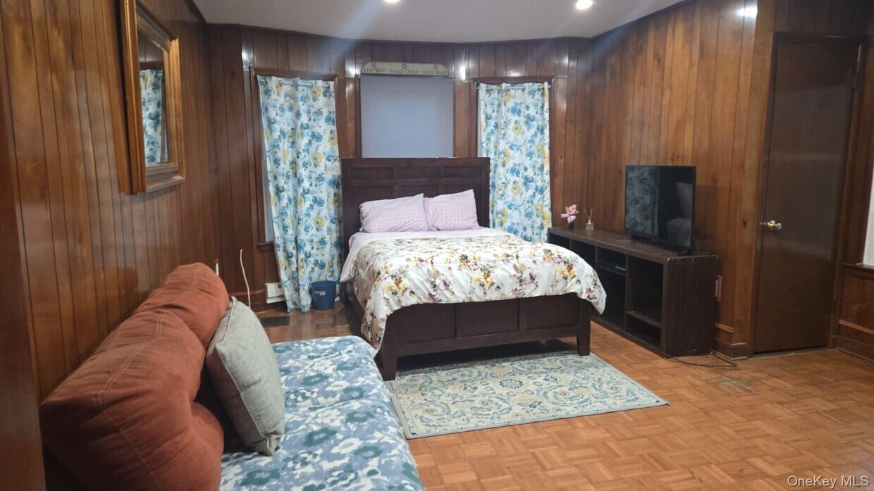 Foto principal - 222 Lockwood Ave