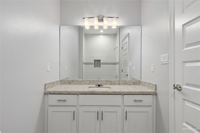 Foto del edificio - 2104 Redbud Ln