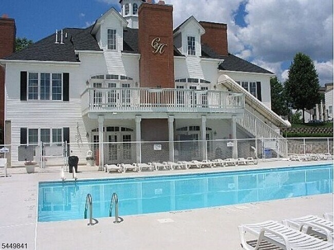 Foto del edificio - 567 Coventry Dr