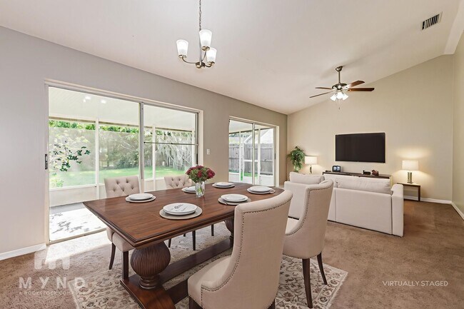 Foto del edificio - 8150 Tom Sawyer Dr