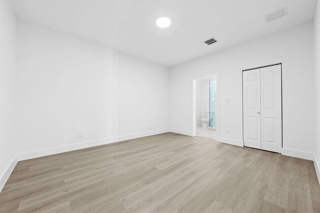 Foto del edificio - 2810 NW 7th St