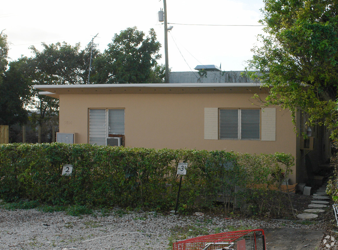 Building Photo - 5806 Dawson St
