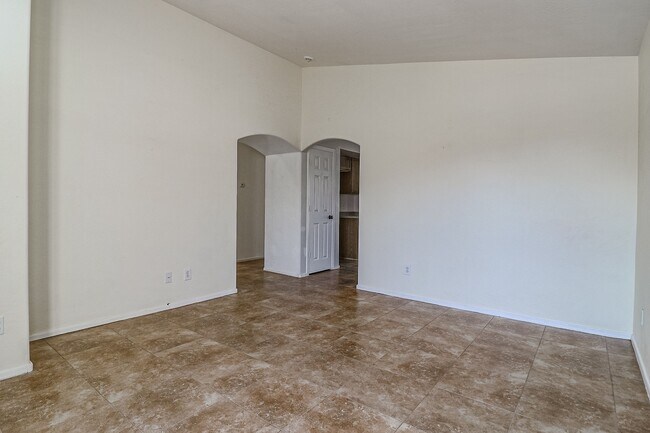 Building Photo - 11726 W Shaw Butte Dr