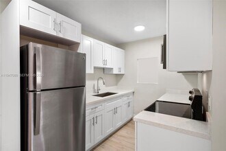 Building Photo - 1330 W 29th St