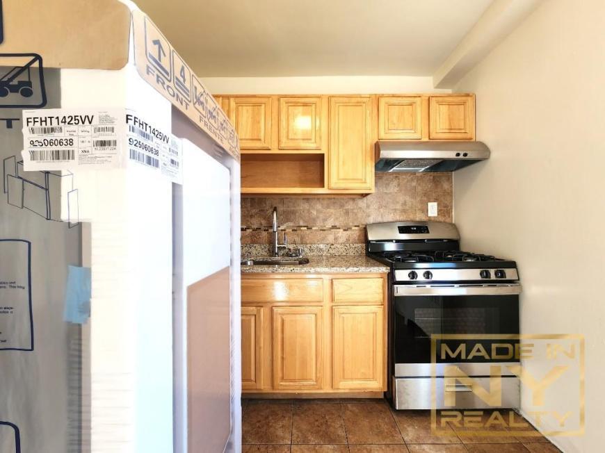 Foto principal - 2 bedroom in BAYSIDE NY 11361