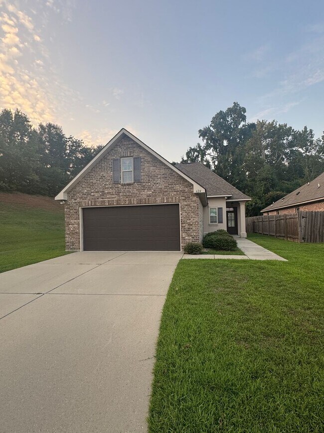 Building Photo - ? Stylish Brick  Rental Home in Riverscape...