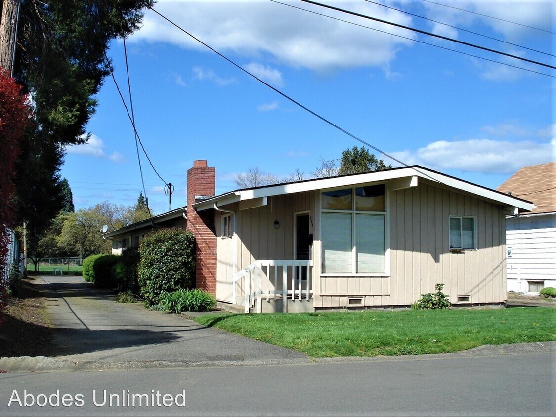 458 W Ballf St, Roseburg, OR 97471 Room for Rent in Roseburg, OR