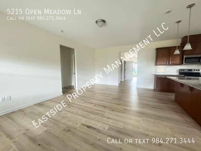 Foto del edificio - 5215 Open Mdw Ln