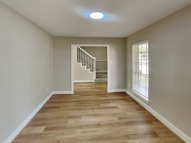 Foto del edificio - 7726-7712 12 Fairway Ln