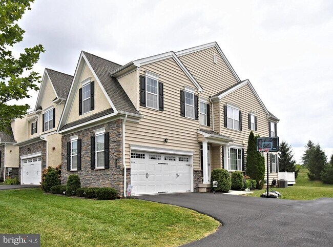 Foto del edificio - 2007 Pleasant Valley Dr