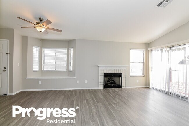 Foto del edificio - 7122 Knoll View Dr