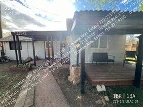Building Photo - 229 1/2 Lilac St