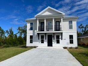 Building Photo - 6407 Wildwood Ct