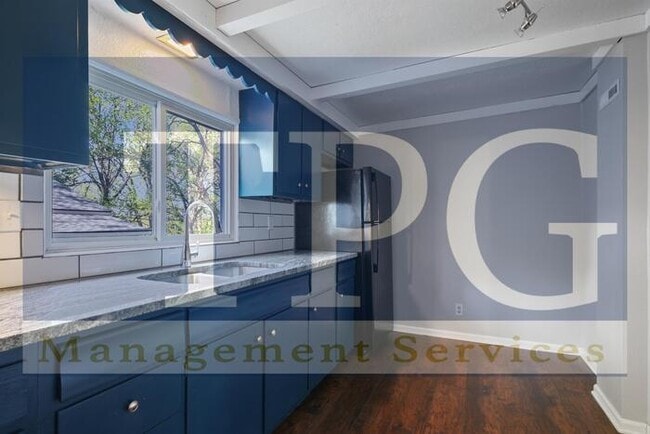 Building Photo - Newly Renovated, Pet Friendly Home in KCMO!