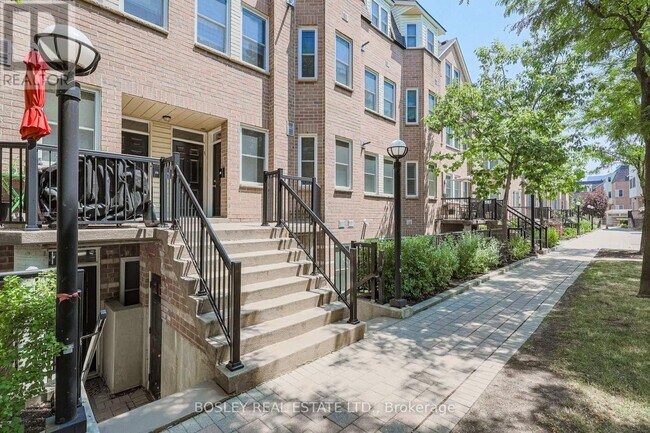 Building Photo - 760-760 Lawrence Ave W