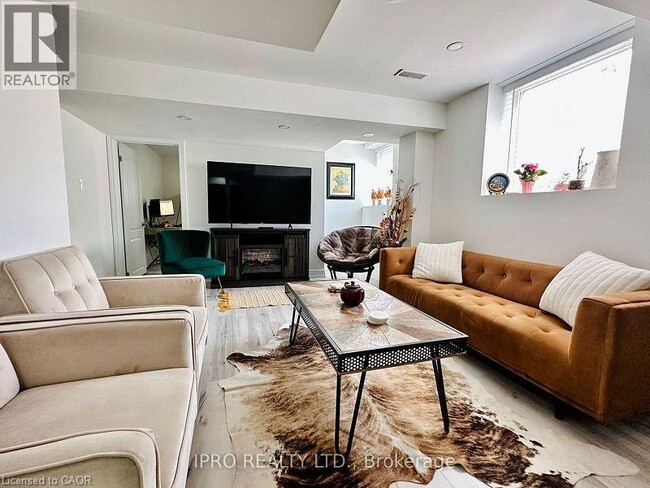 Photo du bâtiment - 1235 McEachern Ct