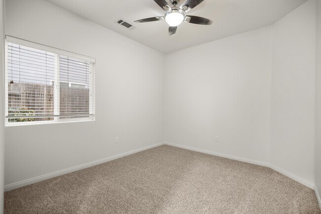 Foto del edificio - 3811 Cornerstone Way