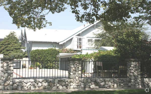 Primary Photo - 55 Arlington Dr
