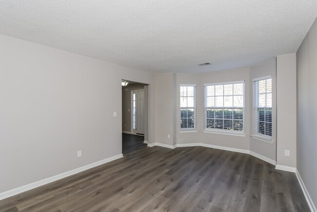 Foto del edificio - 335 Elma Marie Ct