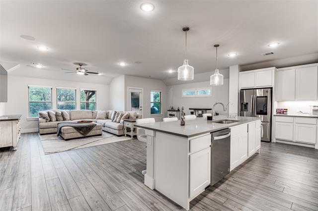 Building Photo - 590 Torrey Pines Cir