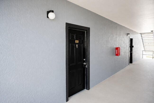 Building Photo - 3701 Castle Pines Ln