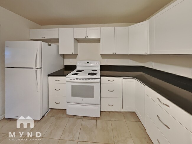 Building Photo - 3409 Eastway Dr
