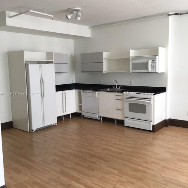 Foto del edificio - 690 SW 1st Ct