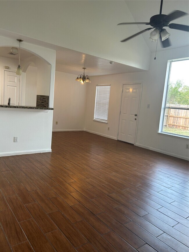 Foto del edificio - 7842 Winding Creek View