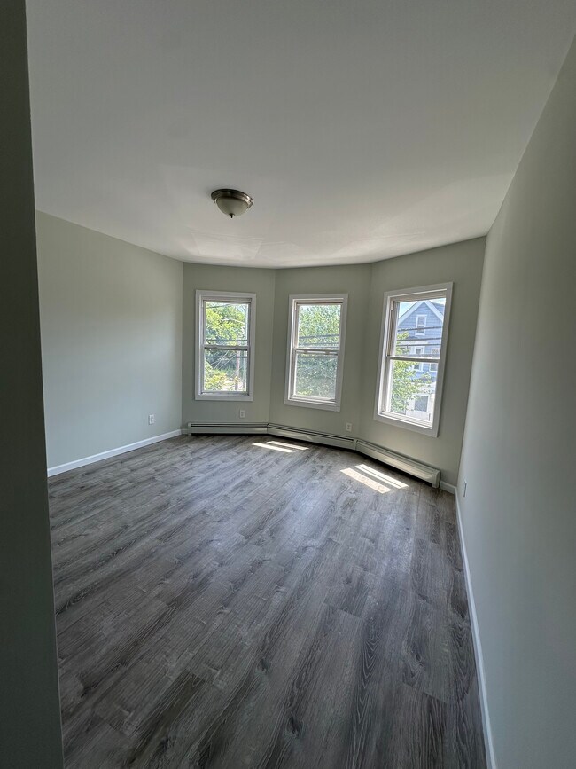 Master Bedroom - 639 S 10th St