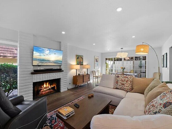 Foto del edificio - 4517 Collwood Ln