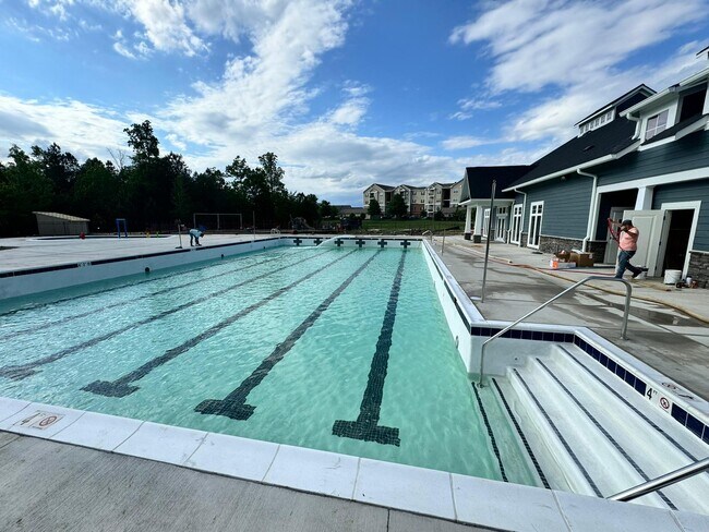 Foto del edificio - 6604 Way Point Dr, North Chesterfield, VA ...