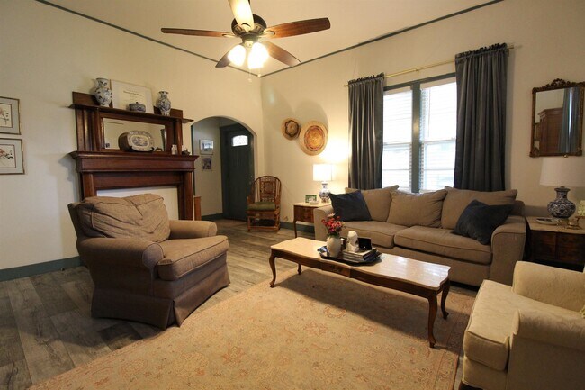 Foto del edificio - 6171 Collins St NE