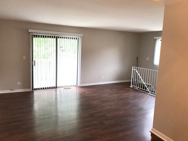 Building Photo - 29W558 Winchester Cir N